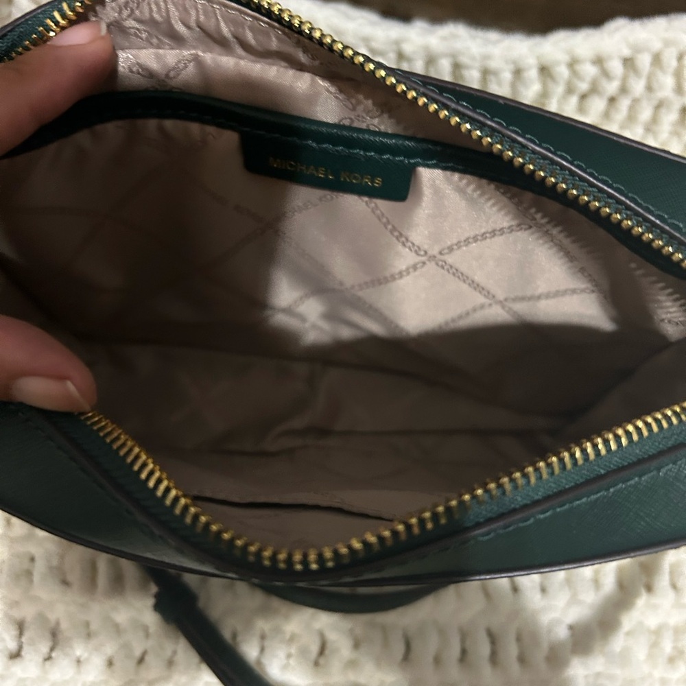 Michael Kors Green Crossbody Bag with Gold Hardware - Picture 4 of 7